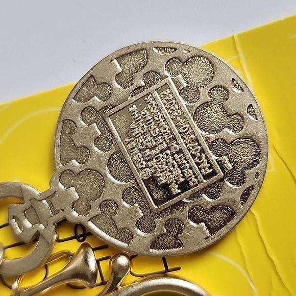 Disney Flair White Rabbit Keychain Bag Charm – Alice in Wonderland NWT - Picture 3 of 8